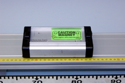 MagneticCarOnTrack-02-250.jpg