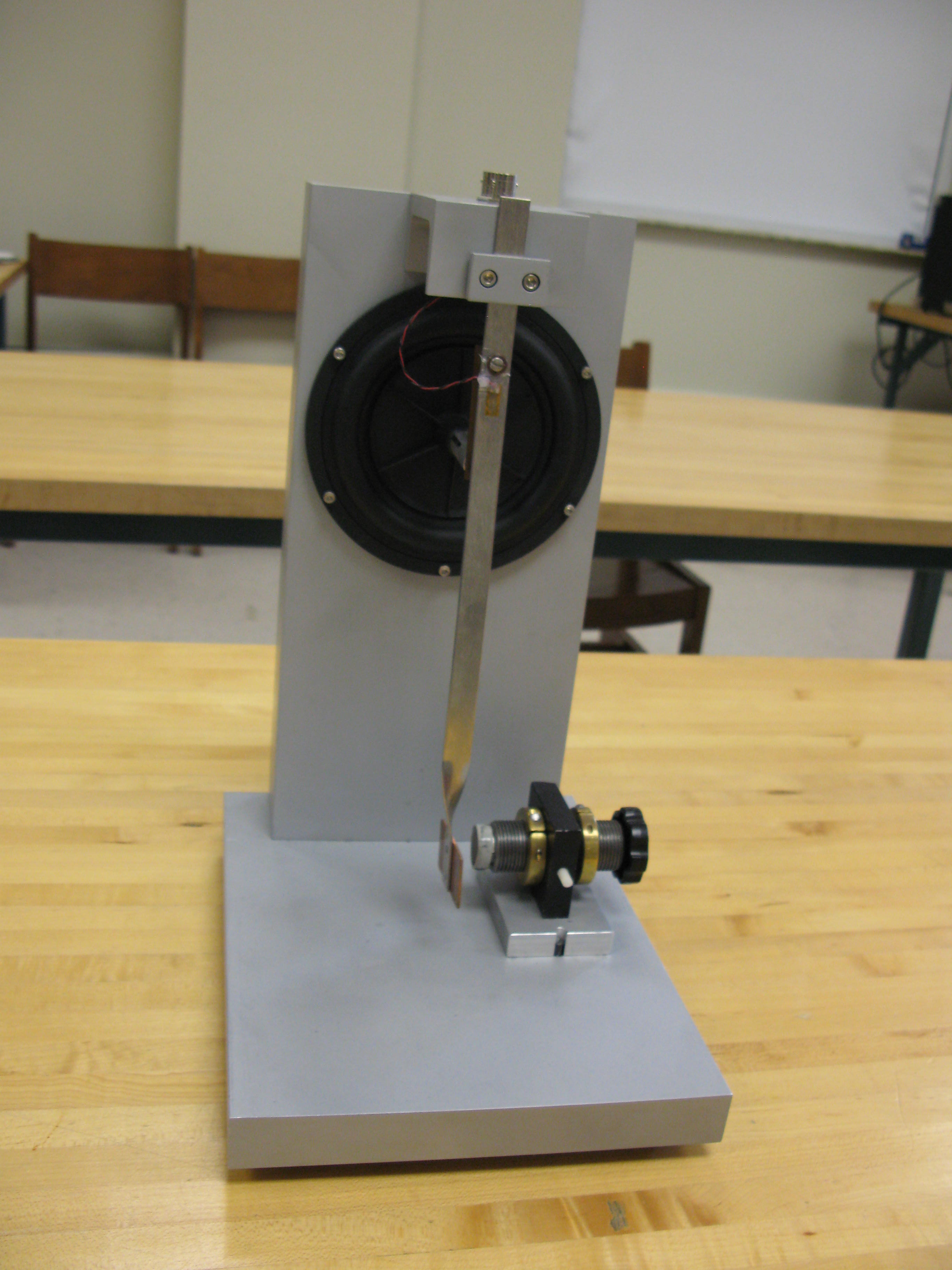 attachment:Pendulum Resonance Apparatus.JPG