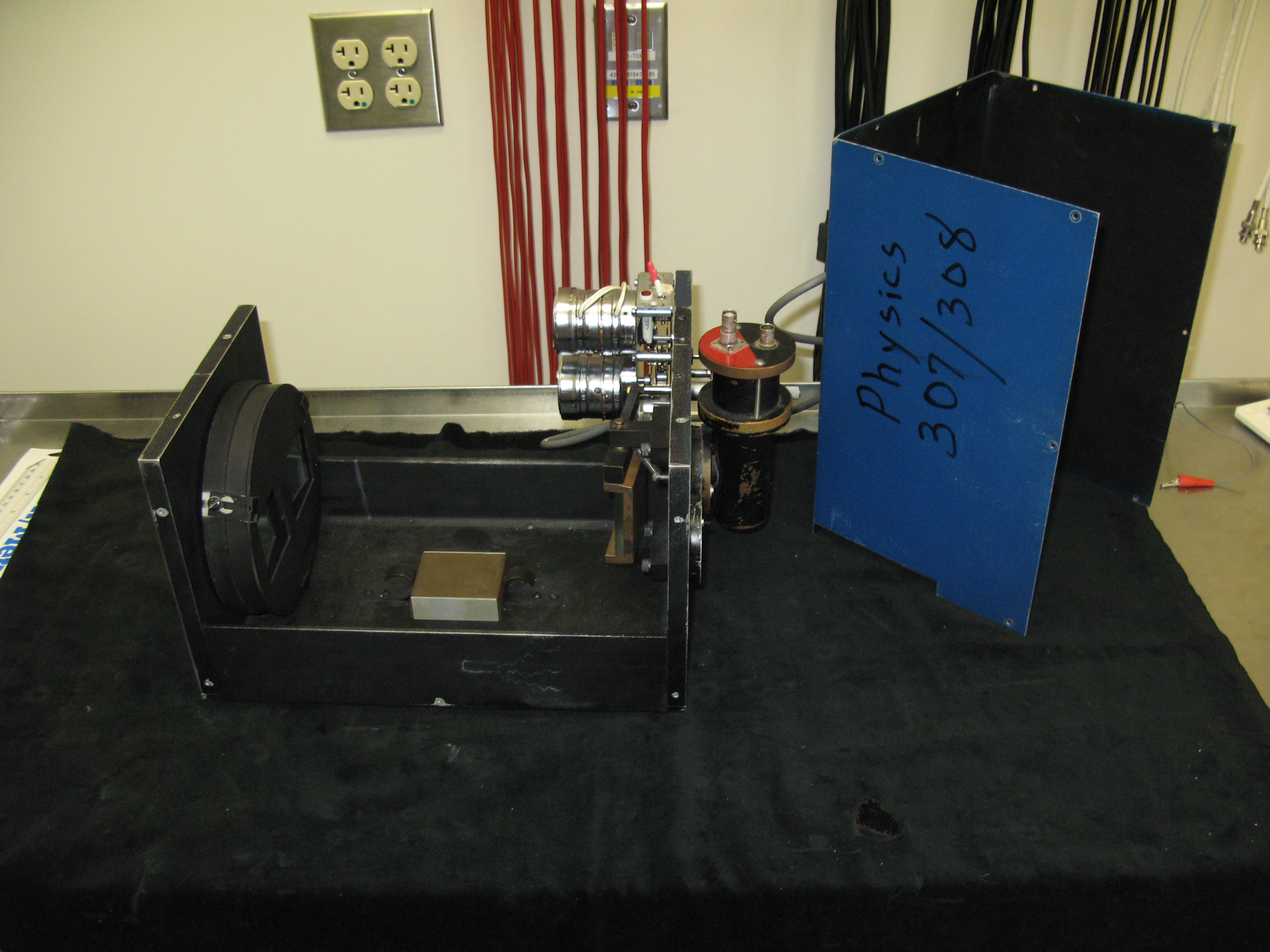 attachment:Diffraction Grating Spectrometer.png